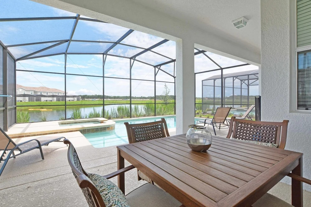 Storey Lake-6 Bedroom Pool Home- 1652ST
