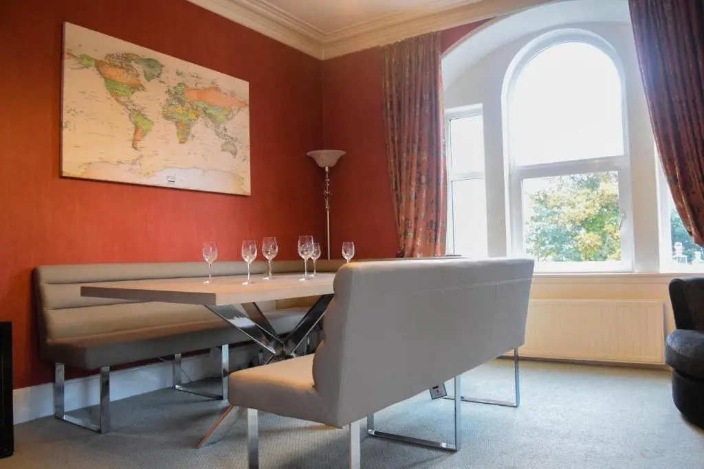 Period House / Entire Upstairs Flat