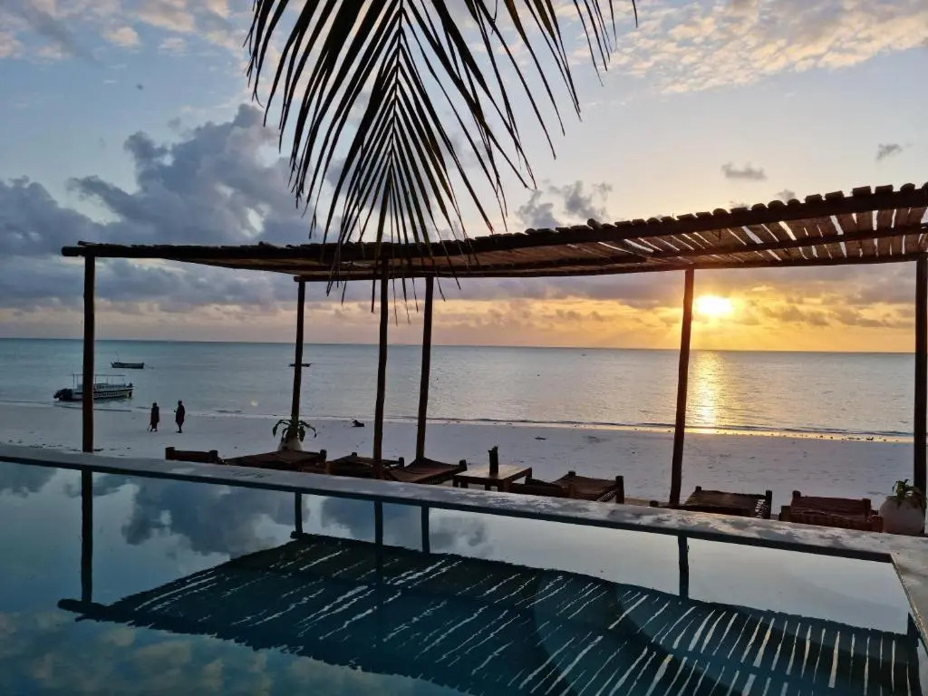 Red Monkey Beach Lodge