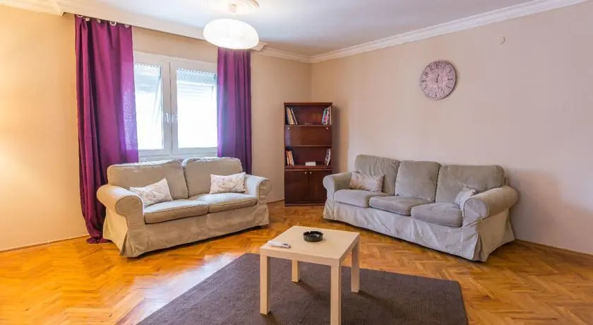 Ada House Bornova 1