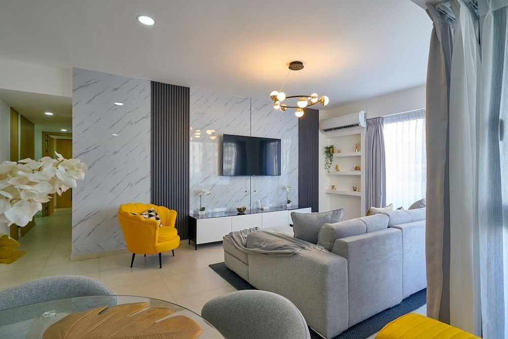 2BR The City Center Dtown Pool Gym Nearcecilip