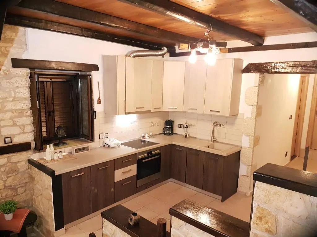 House of Stone Vliho - 2.5km from Nidri