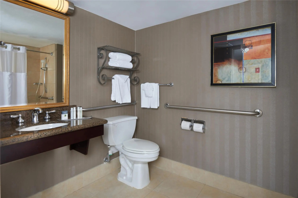 DoubleTree by Hilton Dallas Market Center
