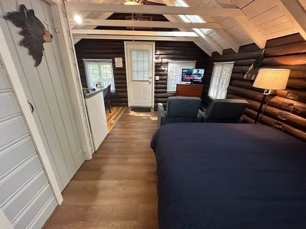 Pine Grove Cottages