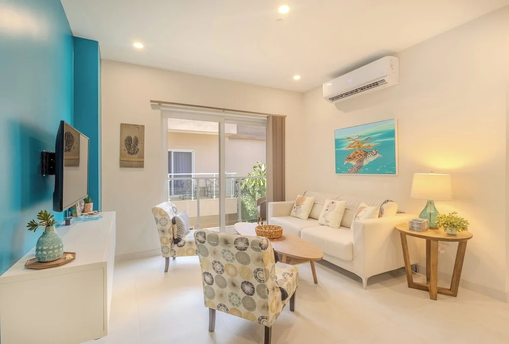 Aracari Residences by Bocobay - Luxury Condos 5 min Walk to Ritz and Palm Beach