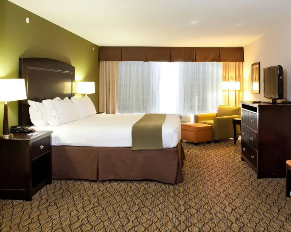 Holiday Inn Express & Suites - Tulsa Downtown - Arts District by IHG