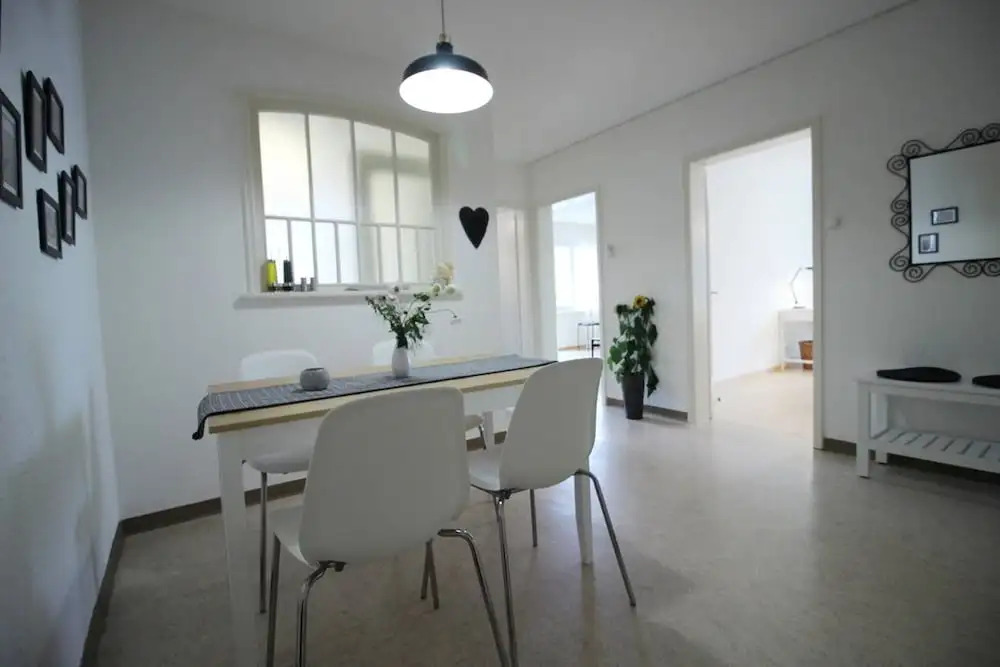 Casa Schilling- 2,5 Rooms With Balcony Near Hospital, University
