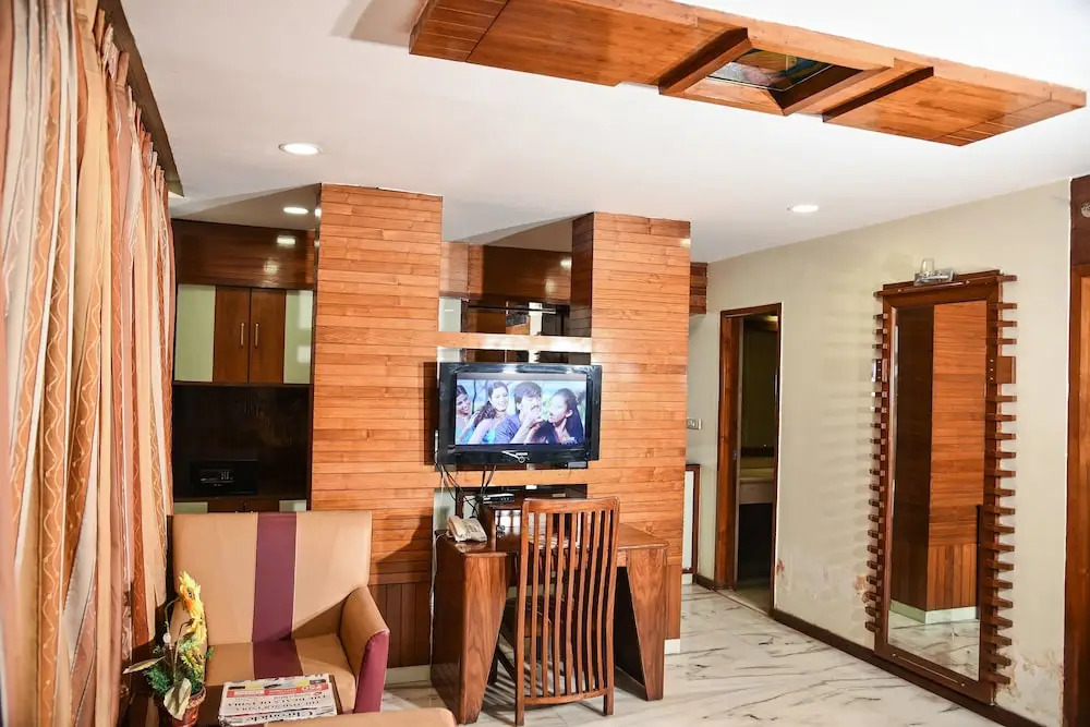 Fabhotel Rr Grand Daba Garden