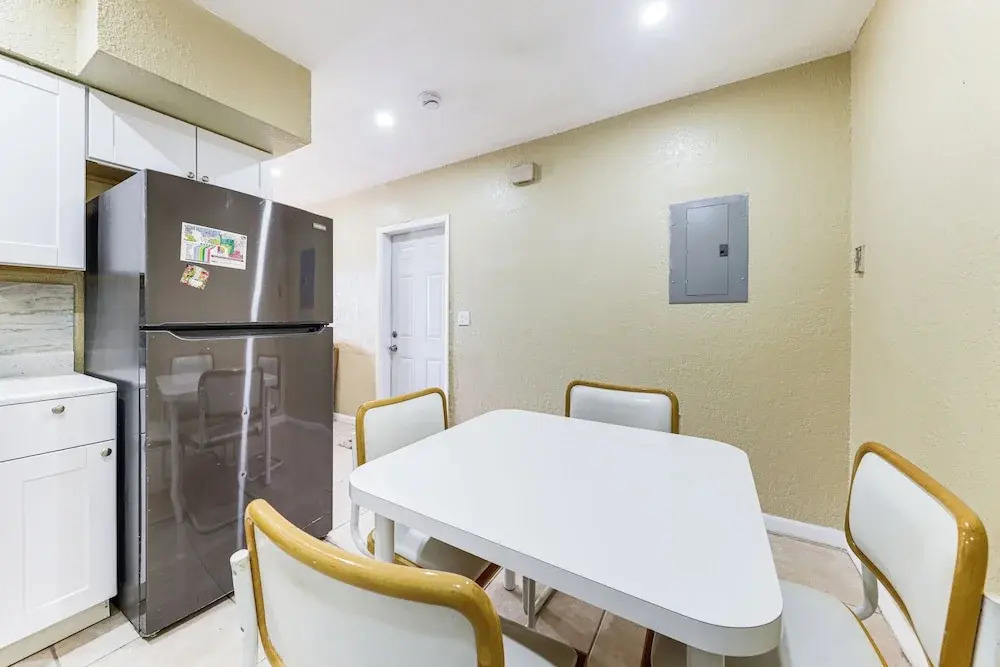 3 Mi to Dania Beach Pier: Convenient Apartment!