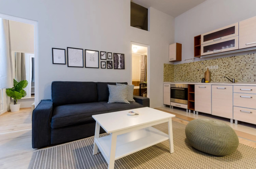 I30 Studio Apartment In Central Location.