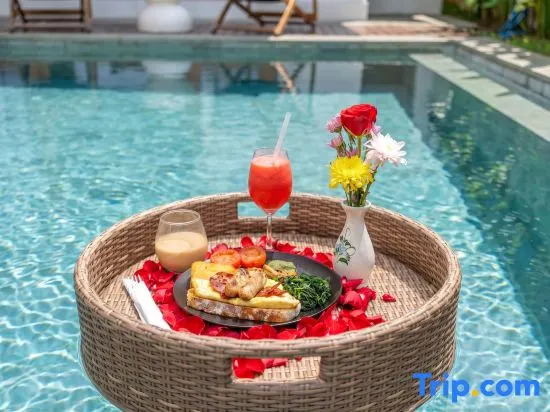 Dasha 2 - Chic 2BR Canggu Hideaway with Spacious Pool & Patio