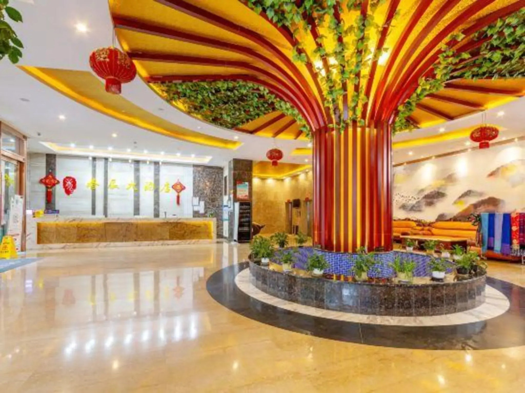 Chunchen Hotel