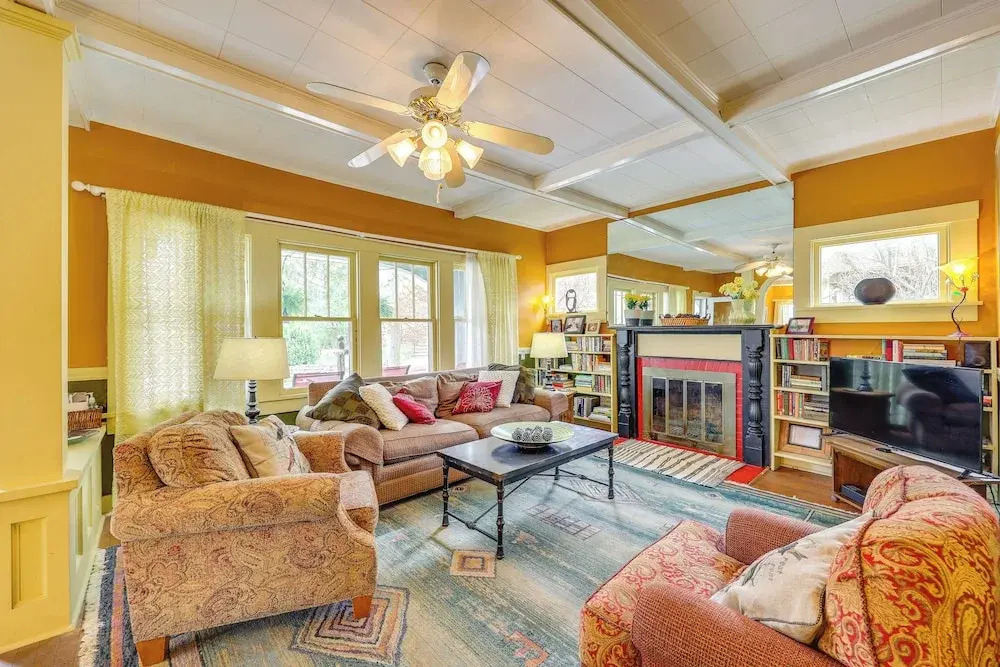 Eureka Springs Vacation Rental < Half-mi to Dtwn!