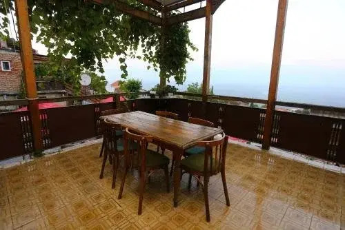 Guest House 2017