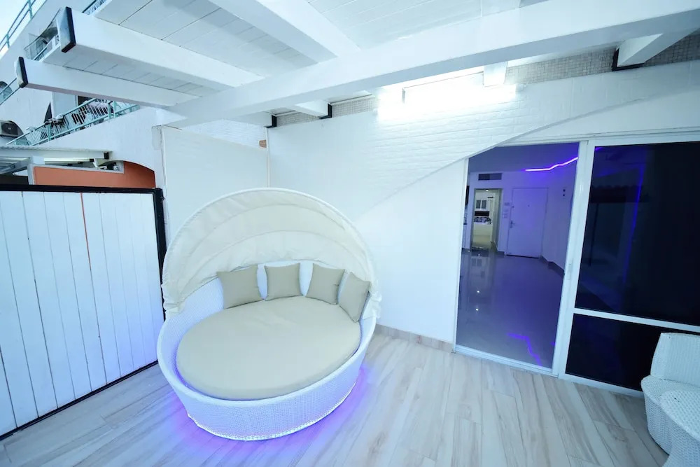 Ariel Luxury Suite