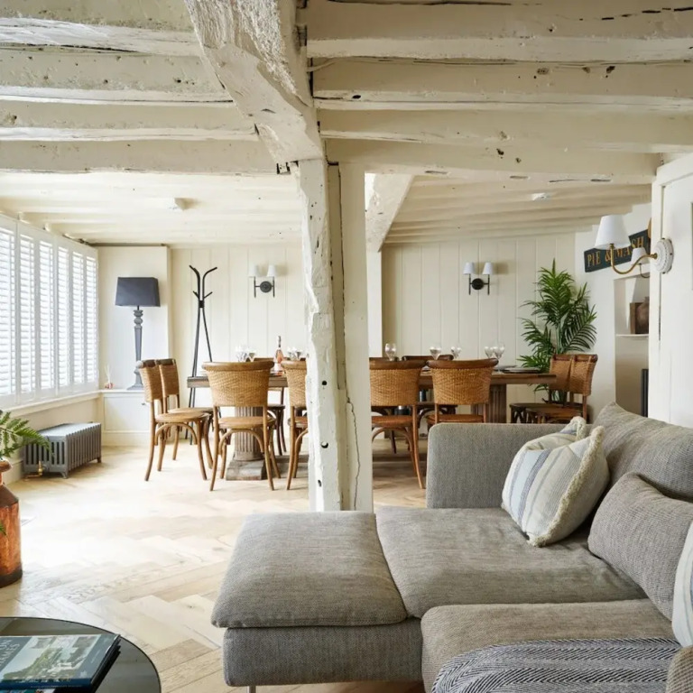 The Old Coach House - From 500 Per Night
