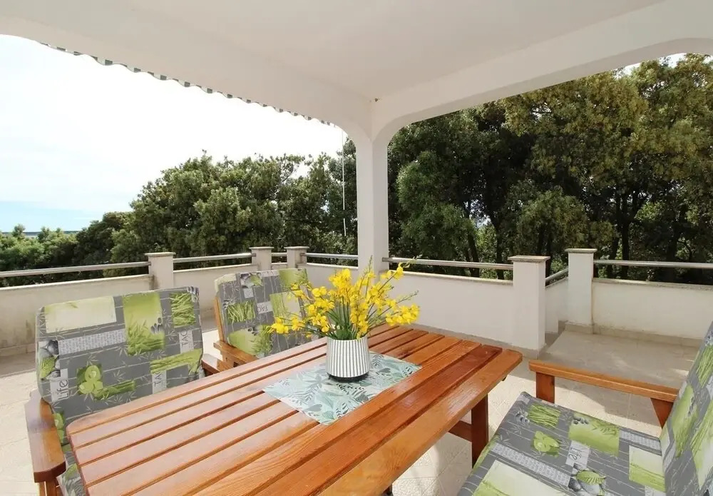 UGA - Perfect Location - SA6 Grgur