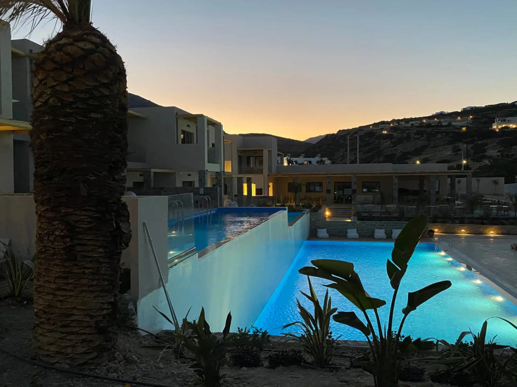 Helios Beach Hotel & Bungalows