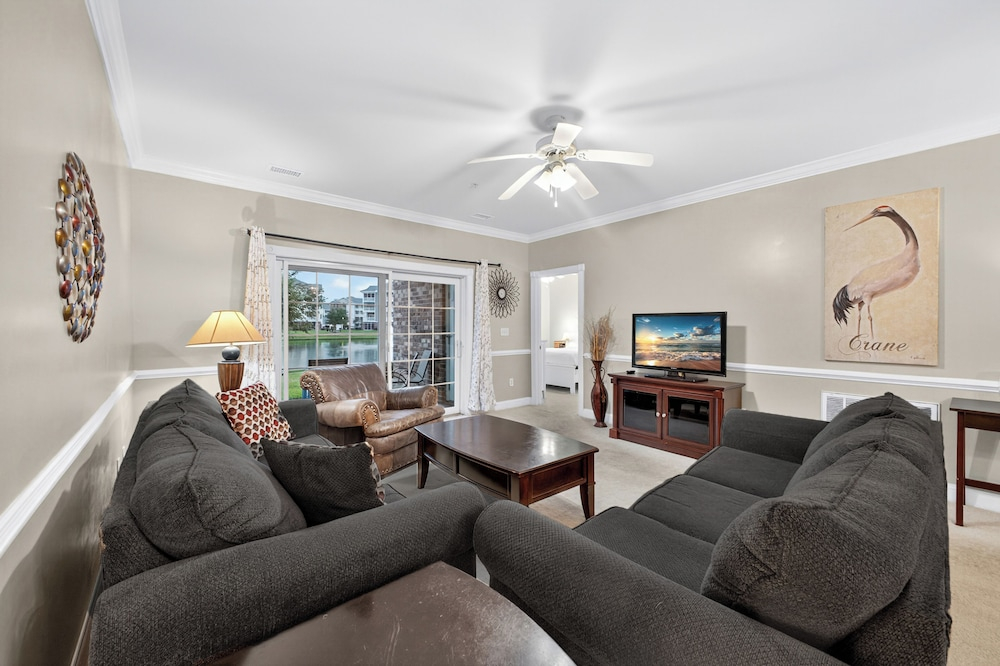 Magnolia Pointe Luster Leaf 4847-102