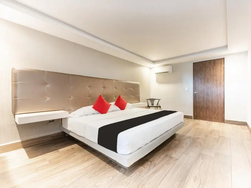 OYO HOTEL Hotel 202