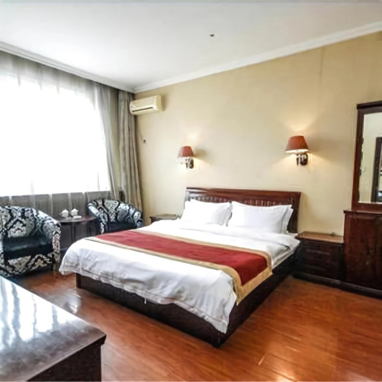James Joyce Coffetel Hotel (Qinhuangdao Development Zone Yanshan University)