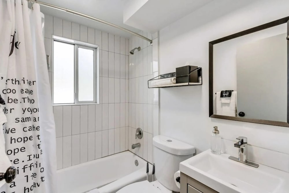 Comfortable 2BR Apt Near Capitol Hill & SLC