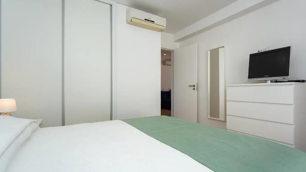 Bright & Charming 1BDR Apartment W/ Pool by LovelyStay