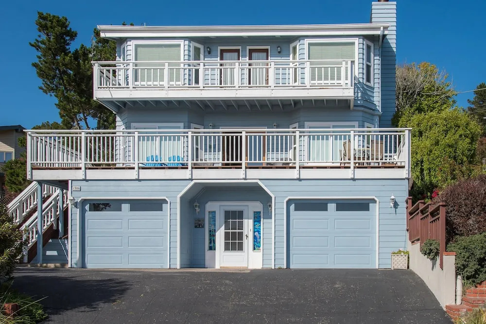 Oxford Home 1906 - 3 Br home by RedAwning