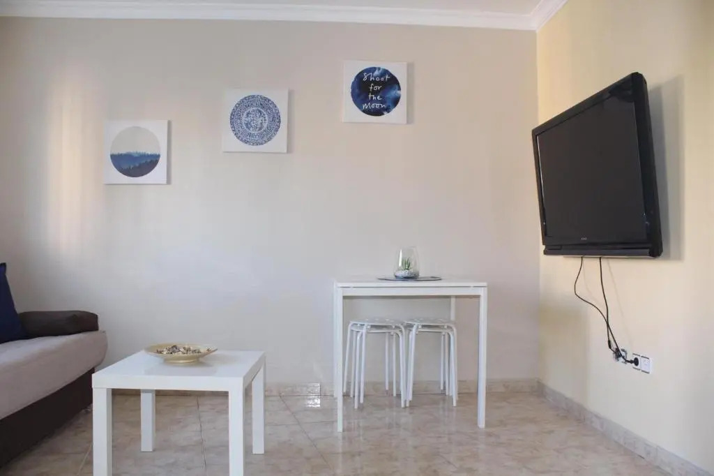 Nice and New Studio with balcony close to the city