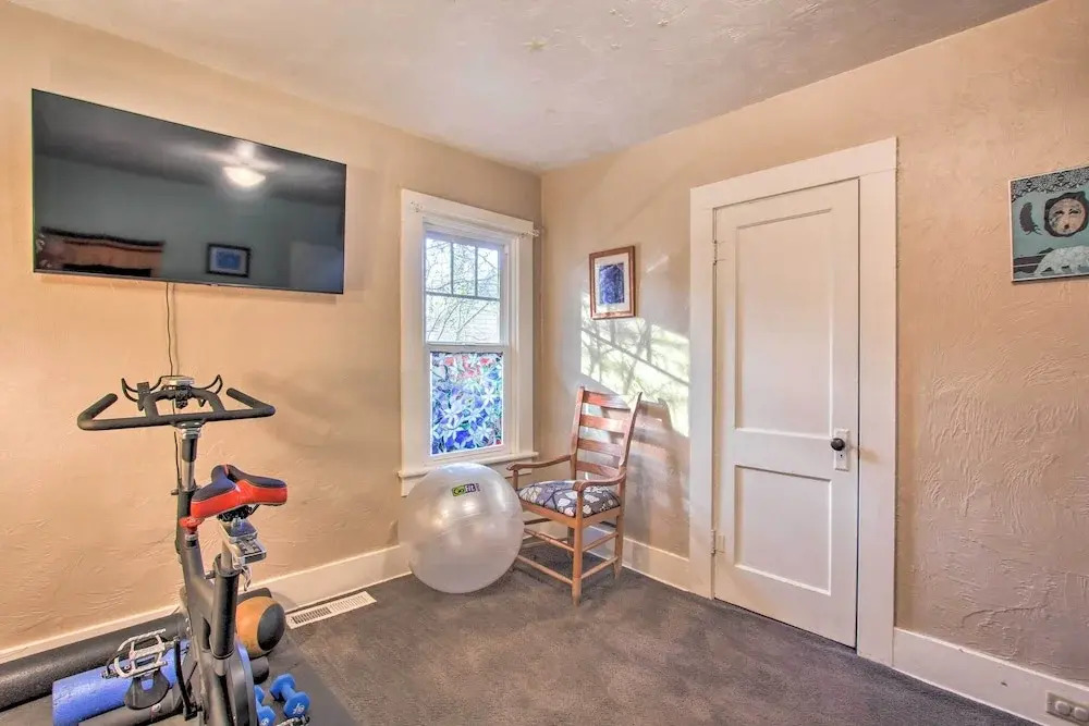 Charming Eugene Vacation Home 1 Mi to Dtwn