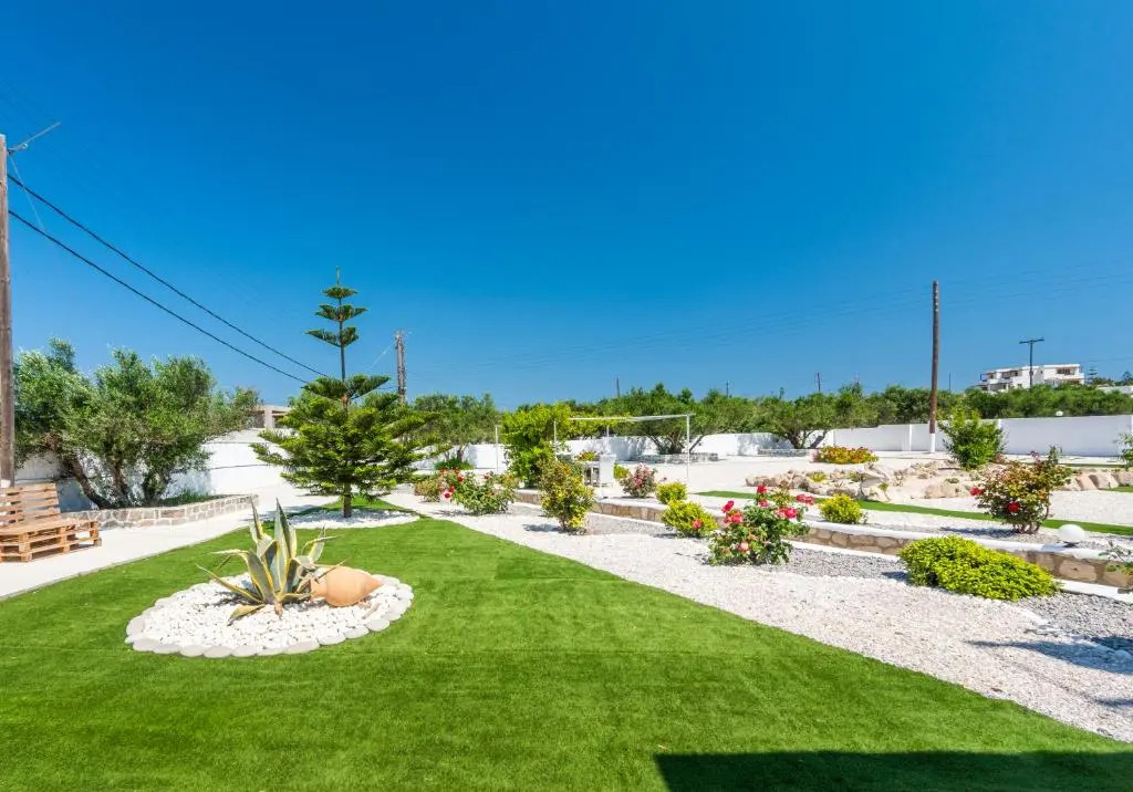 Villa Eva Milos near the beach and Adamas