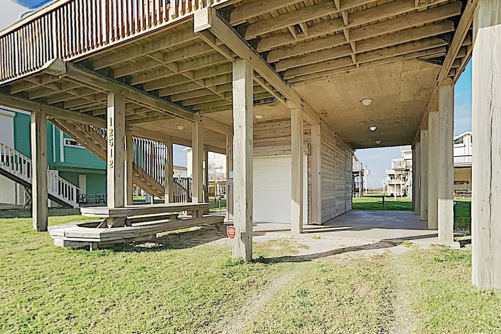 Exquisite Gulf-front W/ Steps To Beach 3 Bedroom Home