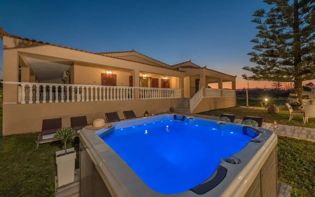 Sea Elegance Villa - On the Beach, by ZanteWize