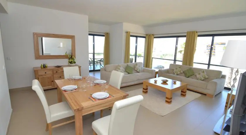 Cavalo Preto Beach Apartments