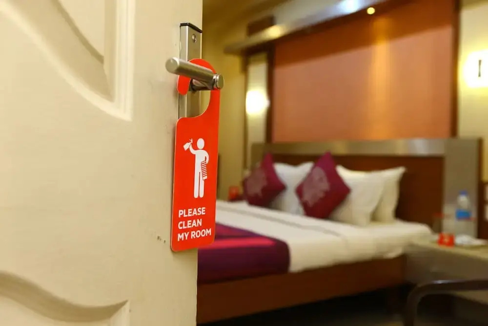 OYO 5319 Hotel Navaratna