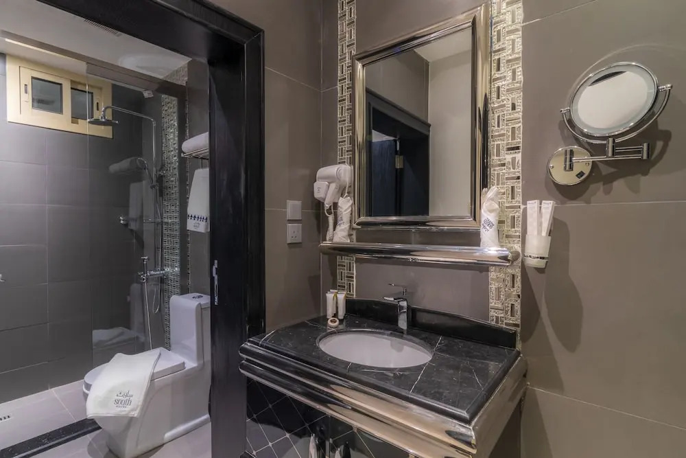South Hotel Suites