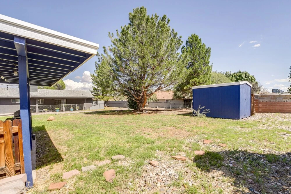 Cozy Cottonwood Home w/ Covered Patio & Gas Grill!