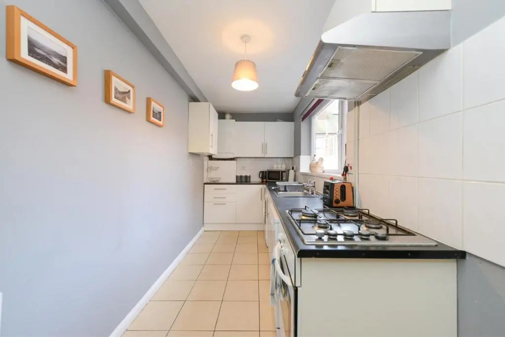 Perfect for Contractors! Spacious 5bed house with Parking - Radford
