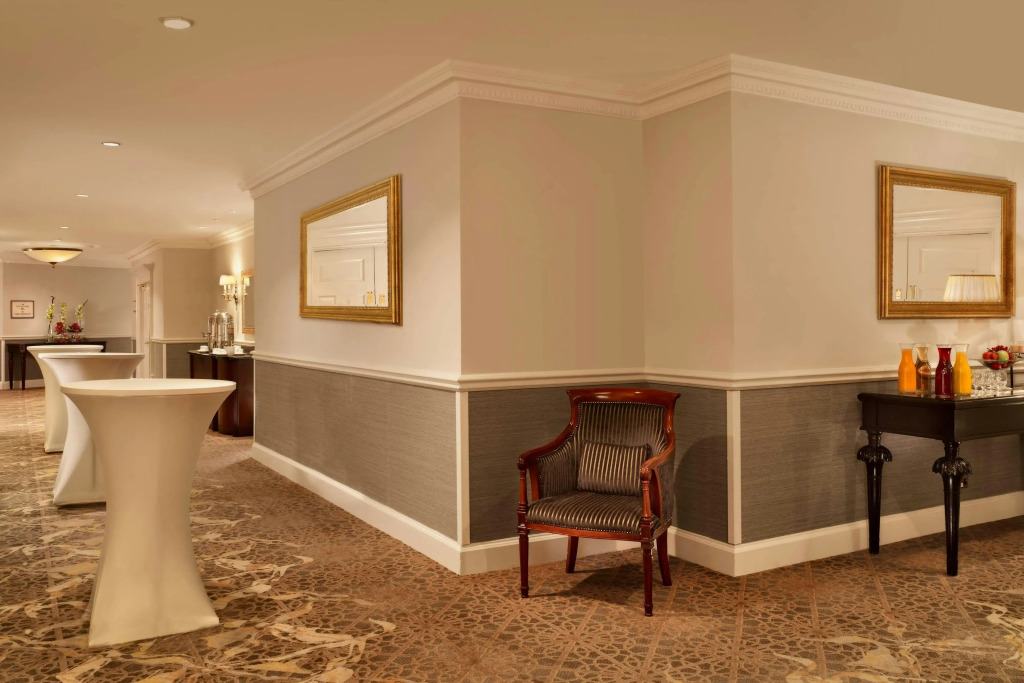 The College Green Dublin Hotel, Autograph Collection