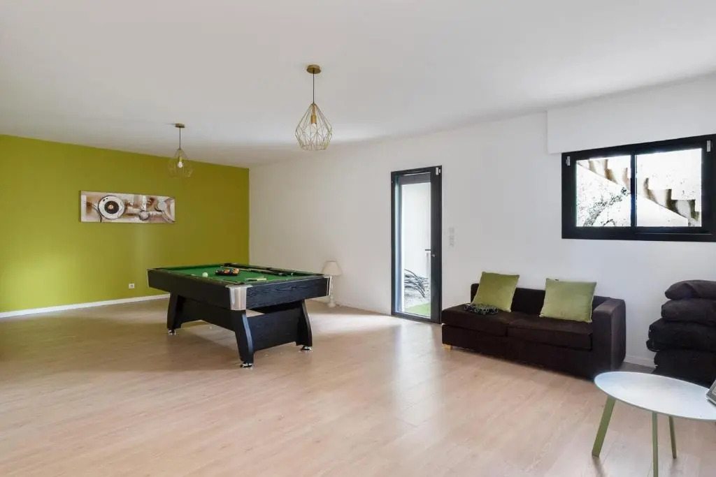 Splendid villa with pool and seaview 20 min away from Nice center - Welkeys