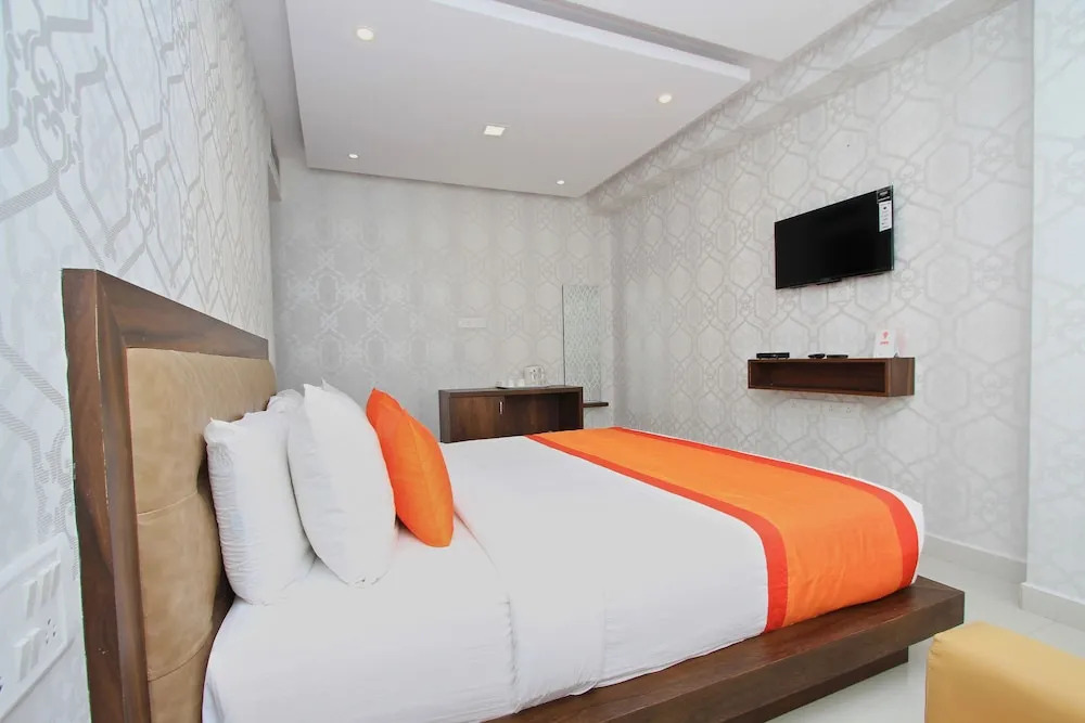 OYO 10324 Hotel Prince Inn