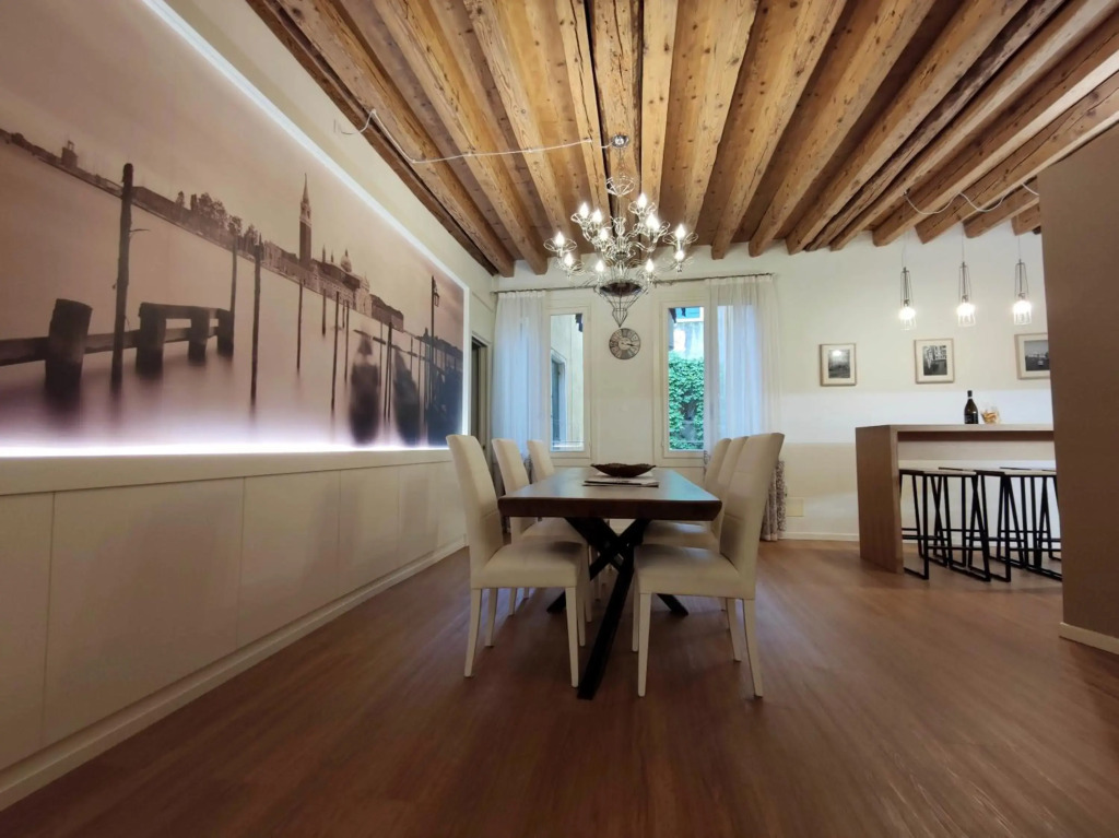Deluxe 3 Bedrooom Flat in Rialto