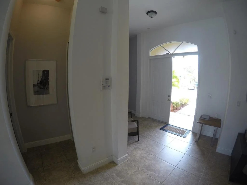 Aventura Home by Flatsaway
