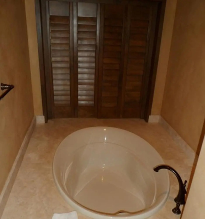 Bella Sirena 2BR BC 801 by Casago