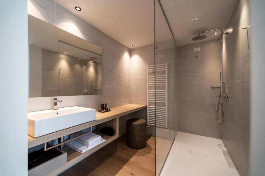 Be Place Adult Friendly Hotel