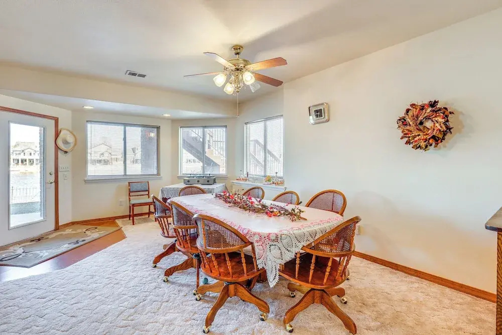 7 Mi to Dtwn Denver: Lakefront Gem w/ Dock!