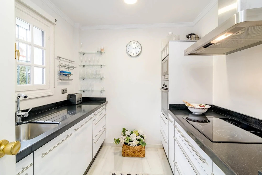 AB2-Wonderful 2 bedroom apt with fantastic views