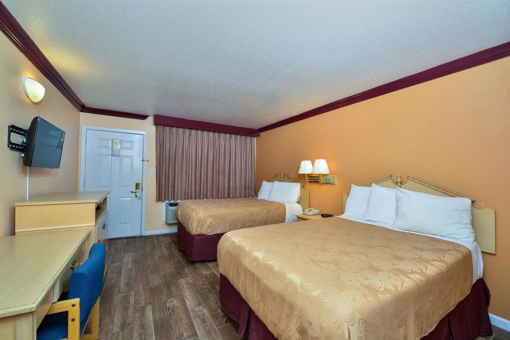 Americas Deluxe Inn- Marysville
