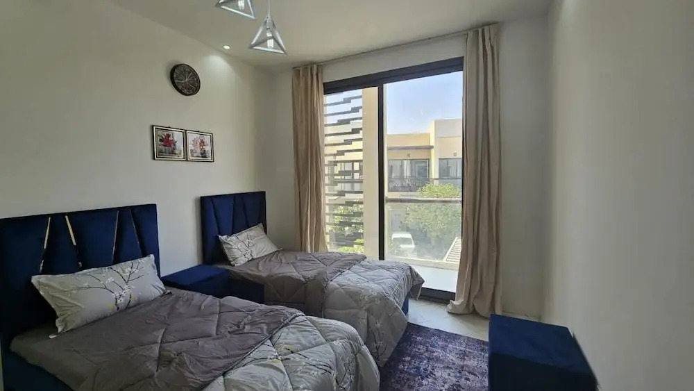 Elegant 2-Bed Villa Hall, G1