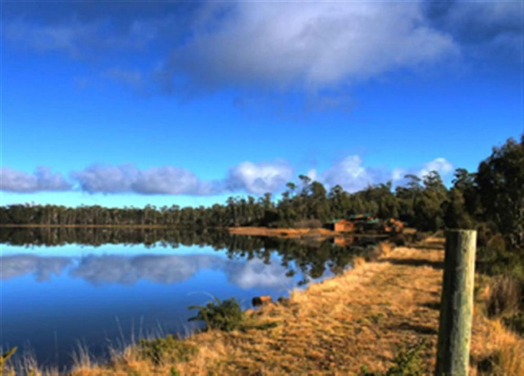 Lake Yalleena Nature Retreat